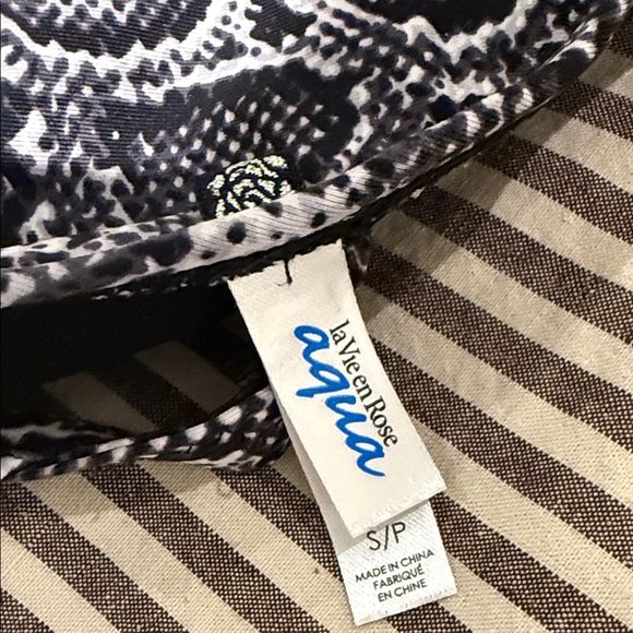 La Vie En Rose Black and White Bikini Top - Picture 2 of 3